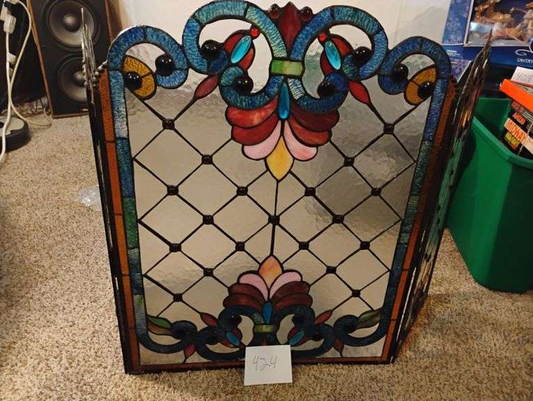 stained glass fireplace screen has small crack see pic