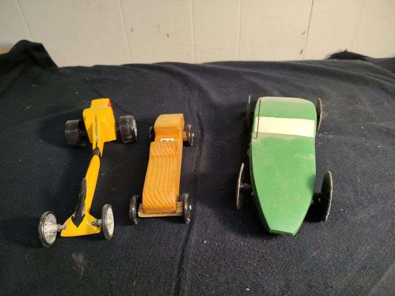 3 Derby cars