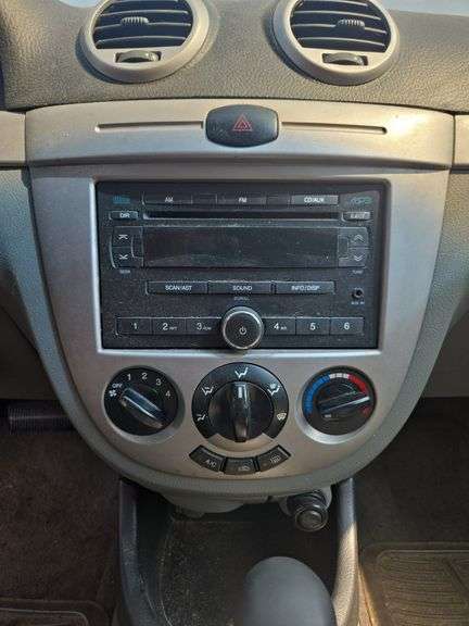 2007 Suzuki Forenza (BIN $2500)