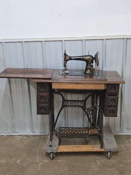Antique Singer Sewing Machine Cabinet