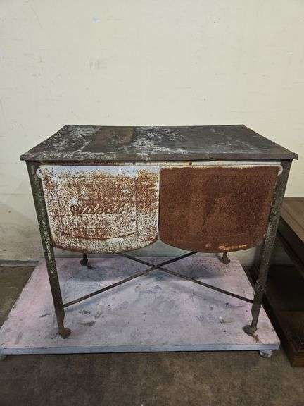 Vintage Ideal Metal Wash Tub