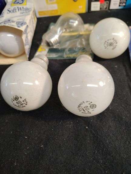 Assorted light bulbs