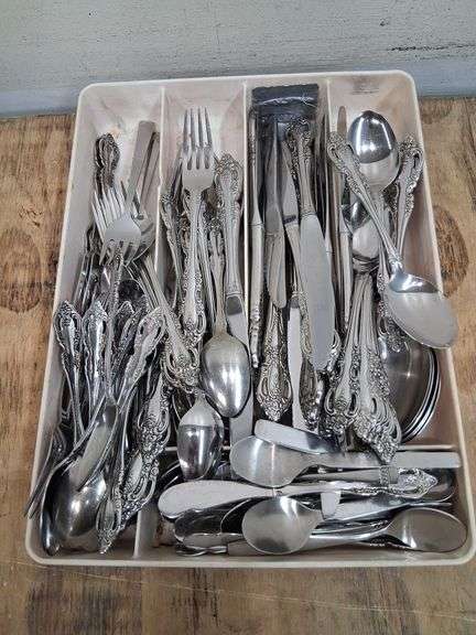 Cutlery organizer full of Oneida community forks/spoons/ knives. 3c