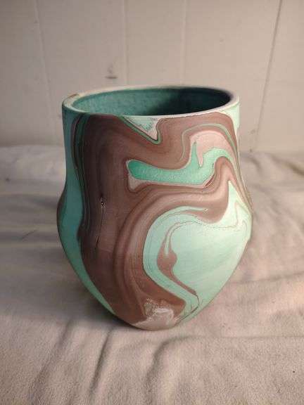 Montana vase made in USA