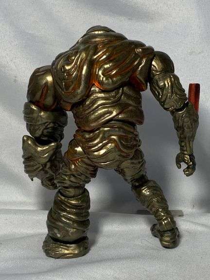 2019 MARVEL LEGENDS SPIDERMAN MOLTEN MAN