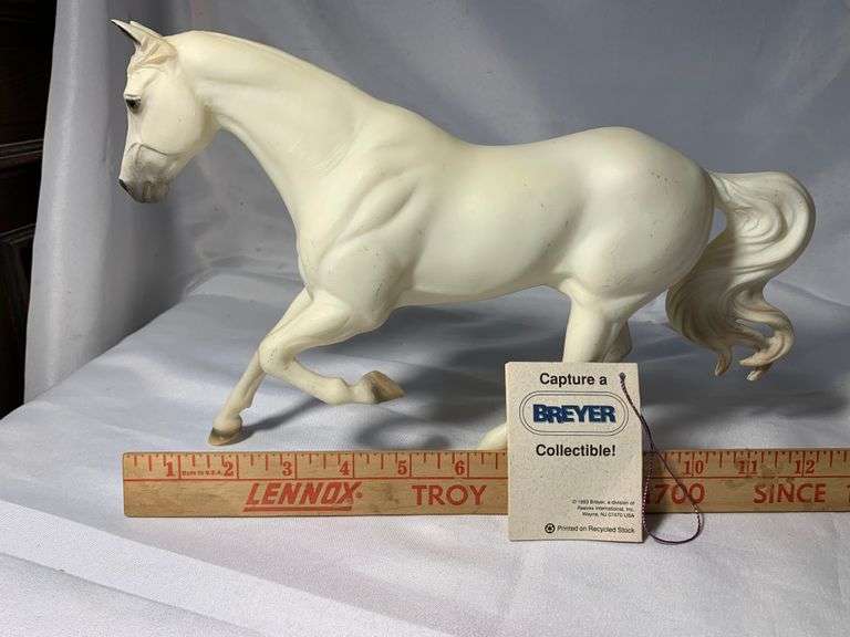 Breyer Model Horses Vintage White Gem Twist 1993