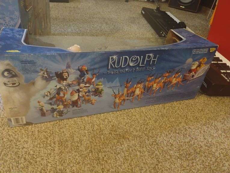 RUDOLPH ISLAND OF MISFIT TOYS SANTAS SLEIGH AND REINDEER TEAM