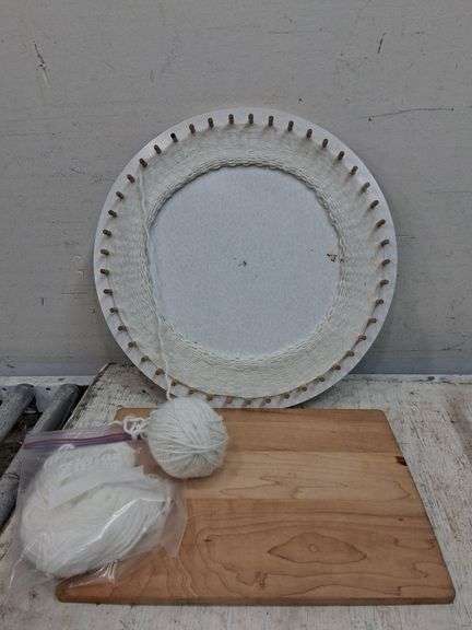 Weaving circle and rectangular board. 1c