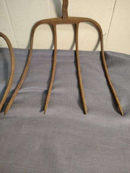 2 Vintage forks