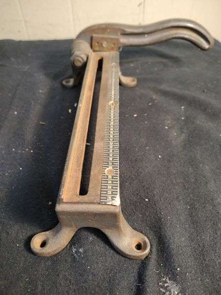 Vintage cast iron spring balance scale