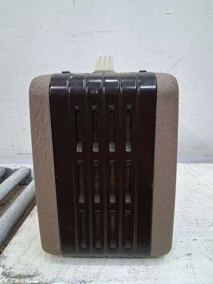 Kodak Brownie Movie Projector, appears nwt. 2e
