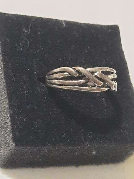Sz 8.75 sterling silver Ring