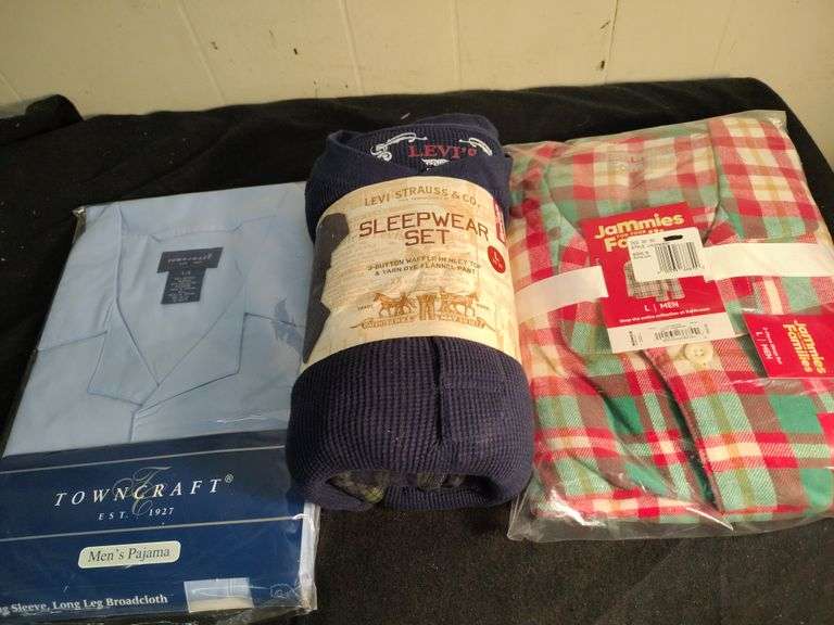 3 Men's pajamas new in package