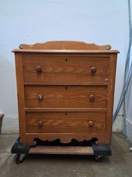 3 drawer wooden dresser