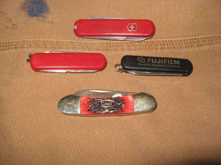 4 KNIVES-3 SWISS ARMY & A CHIEF KNIFE