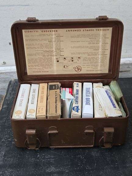 Vintage Metal First Aid Kit. 4C