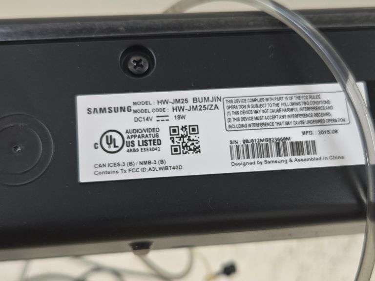 Samsung Soundbar with Remote. 4C