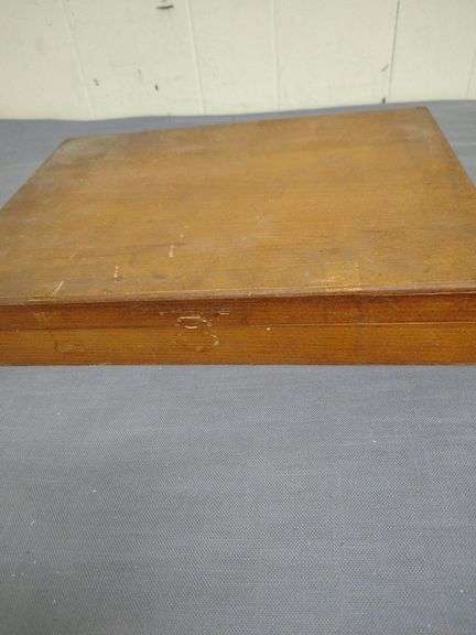 Wm. Rogers Oneida silverware in case