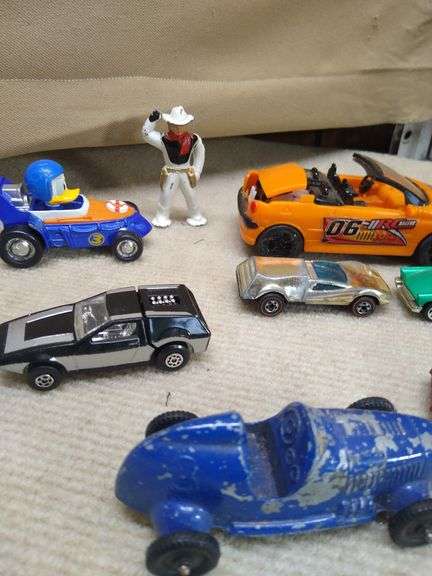 Cars and truck lot and metal cowboy, husky, Tootsie toys, Leslie, Hot Wheels more