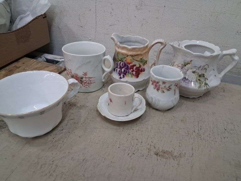 Glass variety with pink glass, egg cups, and more. 2a
