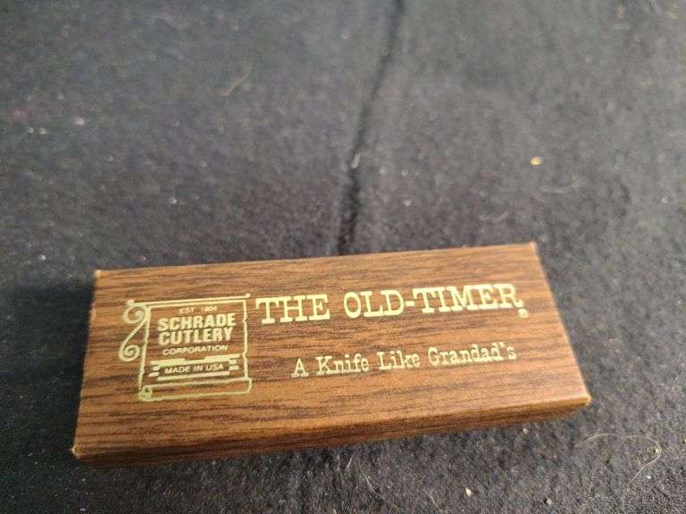 2 Pocket knives- 1 pearl handle