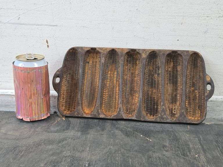 Antique Cornbread Pan. 4C
