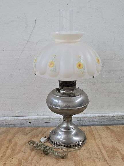 Nickel Plated Rayo Oil Lamp with Glass Shade. 5A