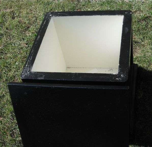 Matching Heavy Solid Wood Pottery Barn End Tables w/ Storage 20 x 20 x 20