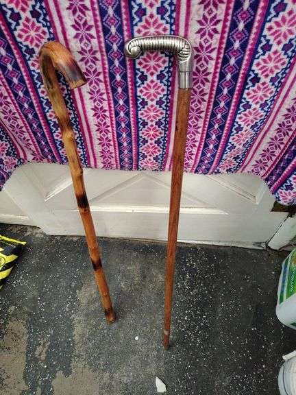 2 Canes