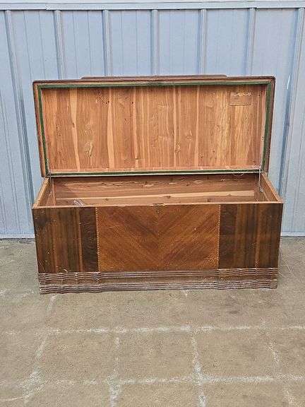Vintage Lift-Top Cedar Chest