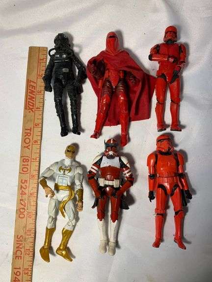 STAR WARS/MARVEL FIGURES