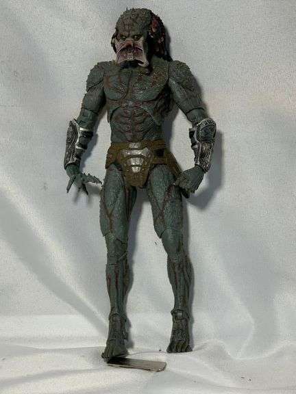 Predator Deluxe Armored Assassin Predator Action Figure
