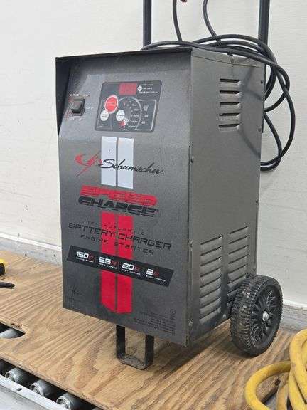 Schumacher Speed Charge Automatic Battery Charger / Engine Starter.