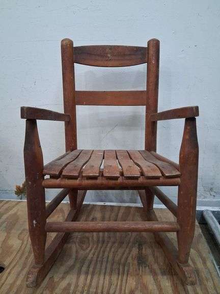 Small rocking chair. 2a