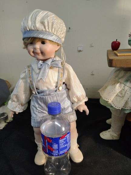 2 Collector dolls