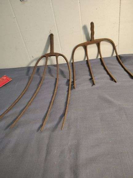2 Vintage forks