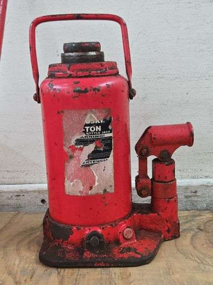 Husky Bottle Jack. 6C