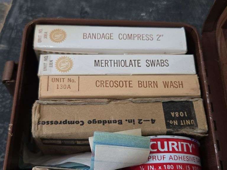 Vintage Metal First Aid Kit. 4C