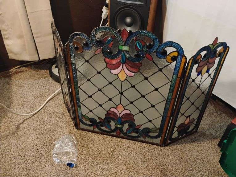 stained glass fireplace screen has small crack see pic