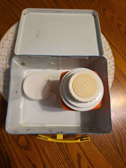 Vintage Funtastic World of Hanna Barbera Lunchbox with Thermos 1977  Metal RARE