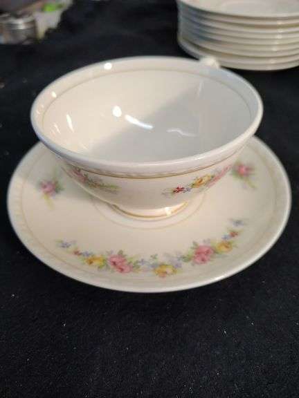 Homer Laughlin China 8 cups, 10 saucers, 5 berry bowls & 8 plates