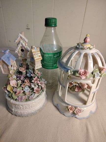 Bird cage and bird house music boxes