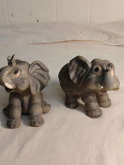 2 Elephants Andrea by Sadek