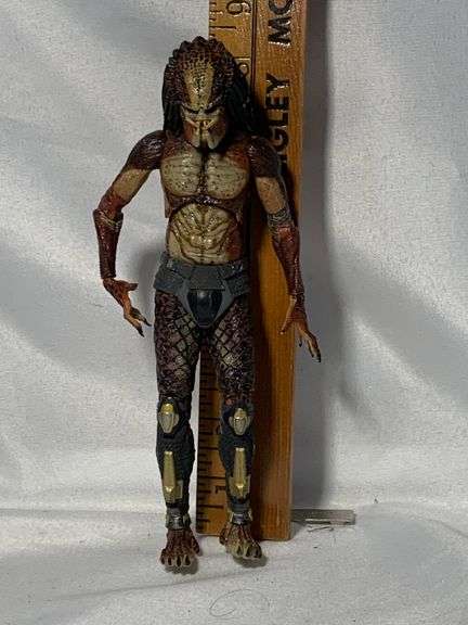 Predator Lab Escape Fugitive Predator Ultimate Action Figure