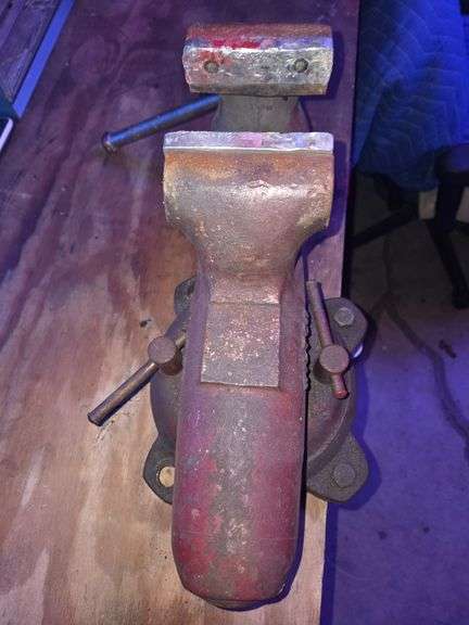 Milton Schiller Swivel Bullet Vise