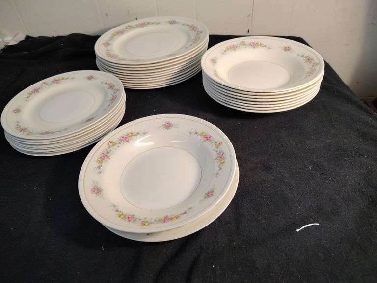 Homer Laughlin China 11 dinner plates, 9 small. plates & 9 bowls