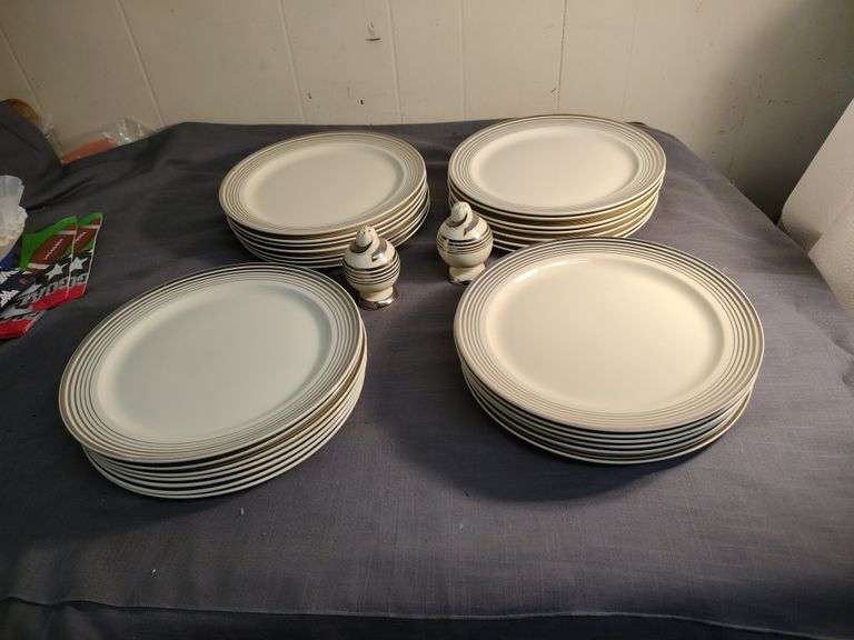 Smith&Taylor Platinum band China set- 27 dinner plates salt and pepper