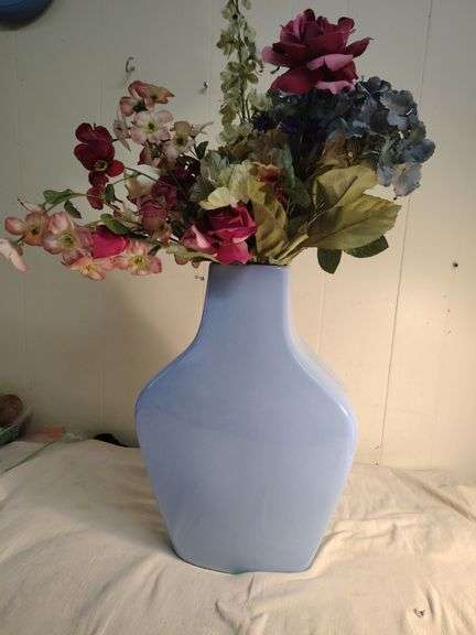 Vase with fake flowers 18 1/2"