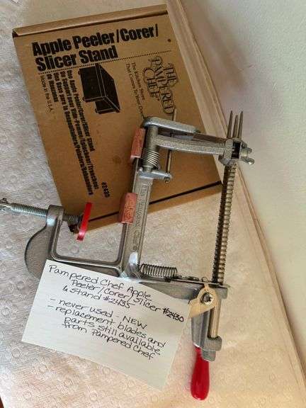 Pampered Chef Apple Peeler / Corer / Slicer #2430 (NEW) & Stand #2435 (NIB)
