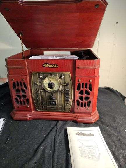 Anders Nickerson phonograph with Am / FM radio & CD player